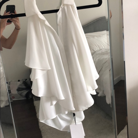 Alexis Tops - White collar blouse with ruffle